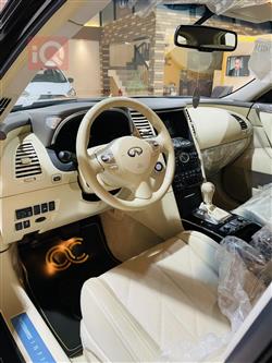 Infiniti Q70